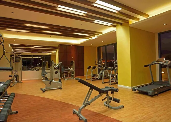 Comfy Grand Riviera Suite, Roxas Blvd Ermita Infront Of Us Embassy 3*